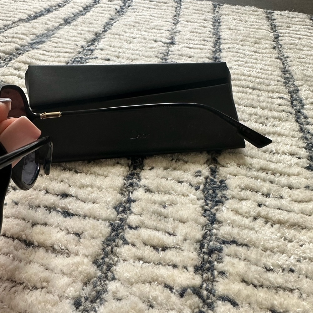 Dior sunglasses - Picture 2 of 3